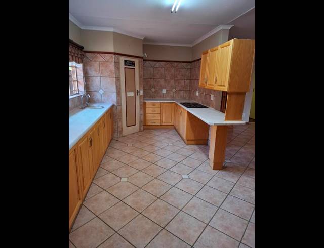 2 BEDROOM TOWNHOUSE FOR SALE IN FAERIE GLEN